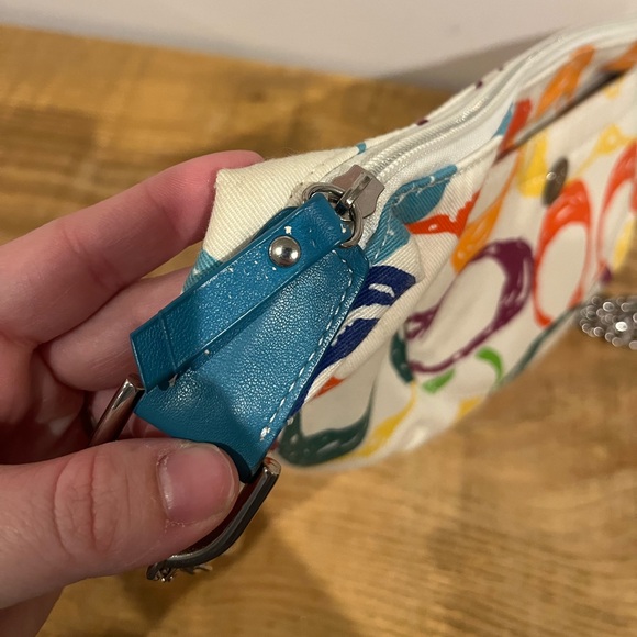 Coach rainbow monogram signature crossbody with unbranded chain GUC - Picture 5 of 6